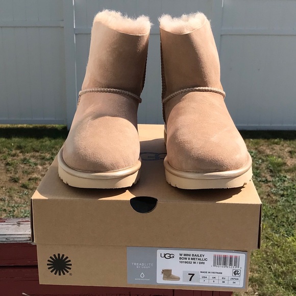 UGG Mini Bailey Bow II Metallic - Picture 6 of 8